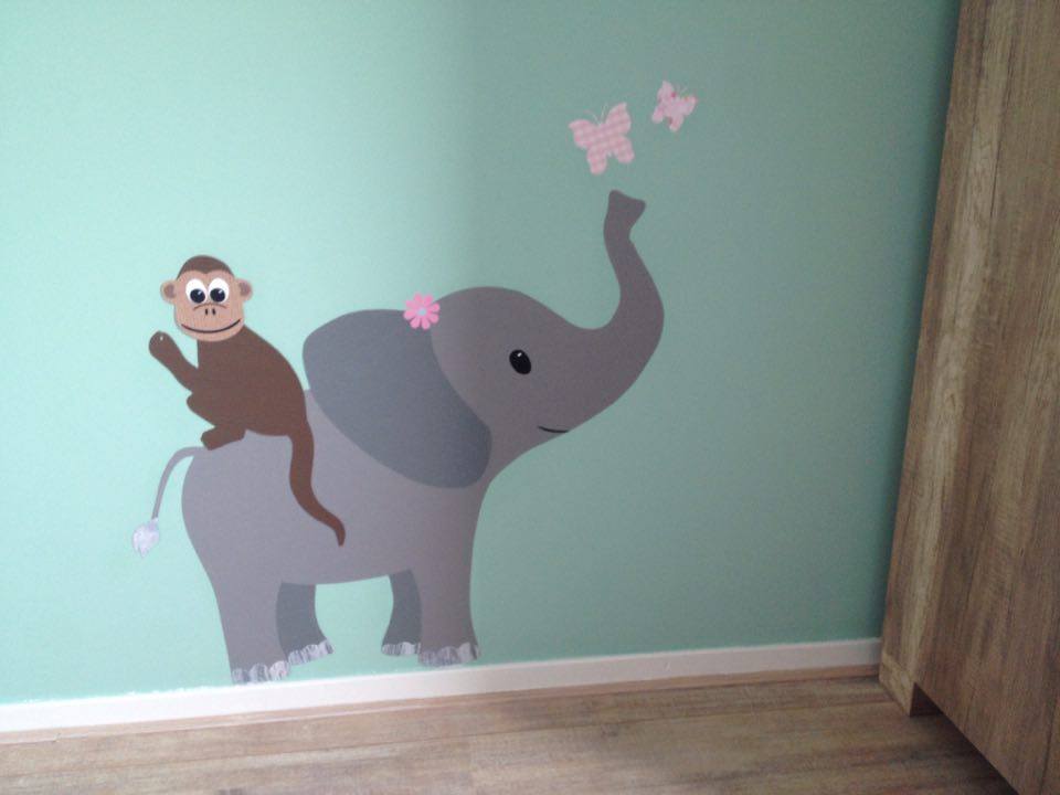 Slangentak behangdecoratie behang slang toekan aap tropisch babykamer kinderkamer exotisch themabehangboom olifant