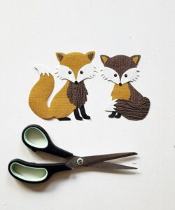 vos lampenkapdecoratie okergeel bruin tinten babykamer design behang diy vosje bosdieren muurdecoratie wijchen nijmegen