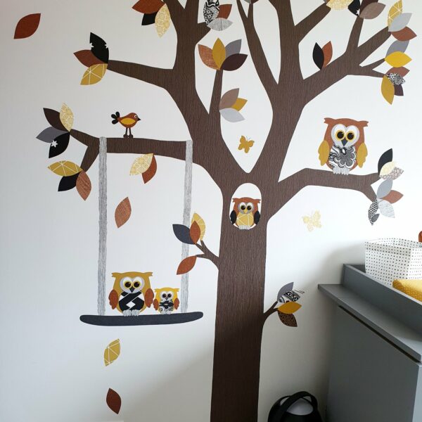 behangboom muursticker babykamer behang okergeel zwart roest newborn zwangerschap