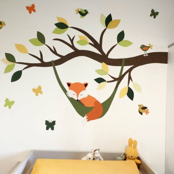 Vos muurdecoratie babykamer babykamerstyling babykamerbehang behang muursticker behangsticker wijchen dutchdesign fox kinderkamerdecoratie babyuitzet newborn babykamerinrichting