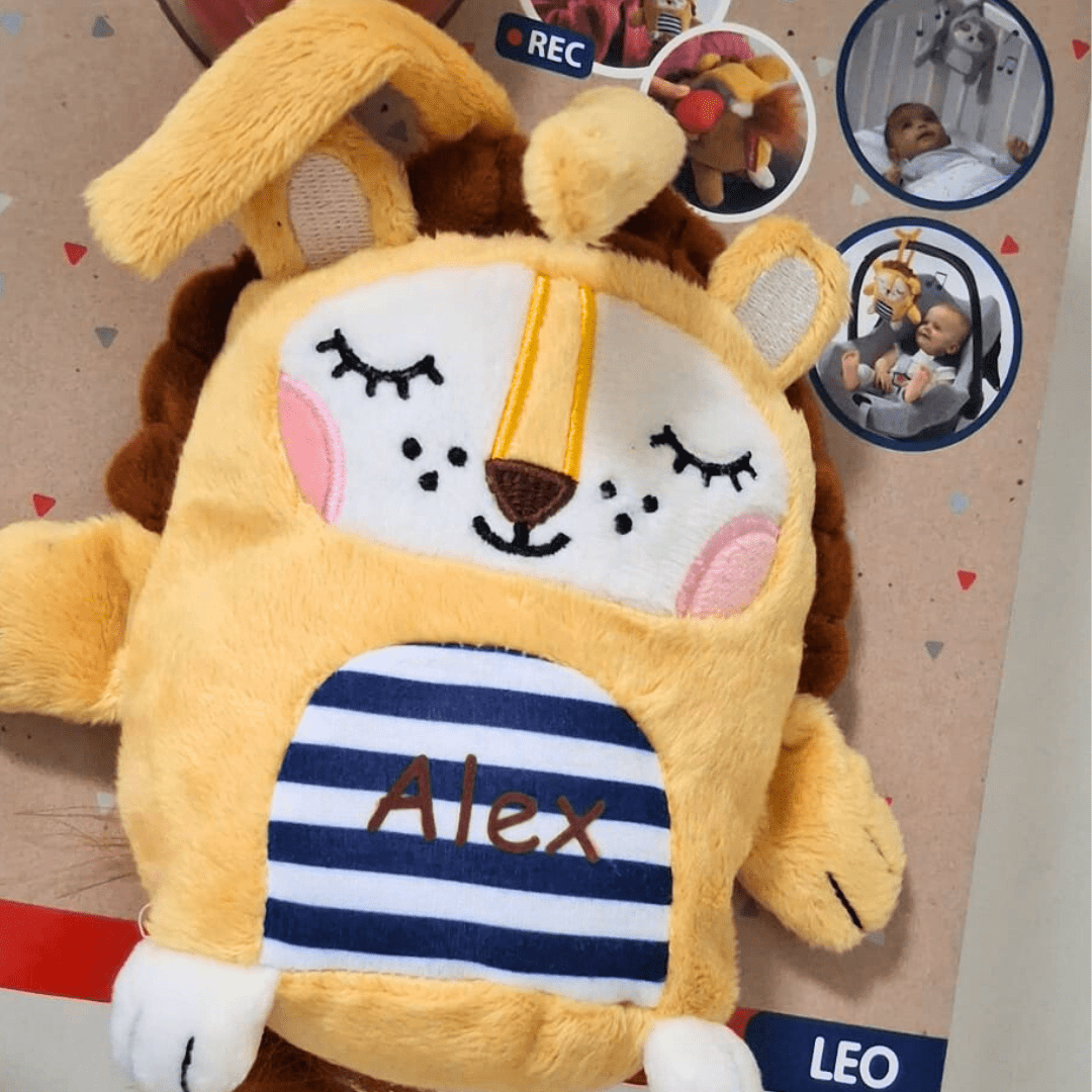 knuffel-met-naam-leo-stemrecorder-buggyhanger
