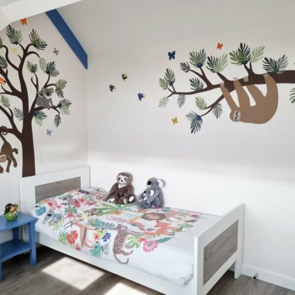jungle kinderkamer luiaard koala aap toekan van behang muurdecoratie