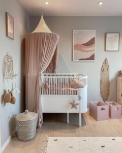 Meisjeskamer roze tinten