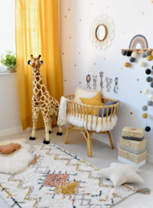 Babykamer licht met okergeel