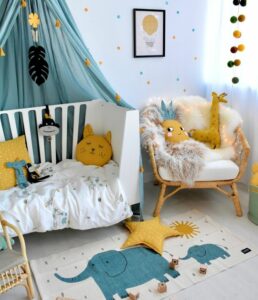 babykamer okergeel unisex petrol