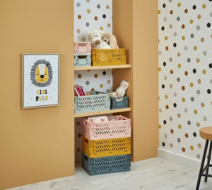 Babykamer okergeel zachtroze