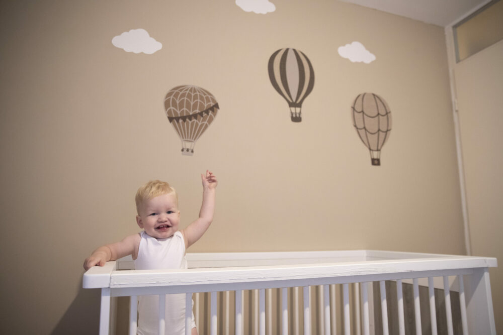 Luchtballonnen in neutrale kleuren beige-bruin-zand