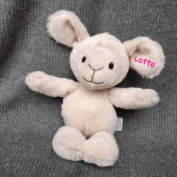 schaap knuffel Happy Horse met naamopdruk oor